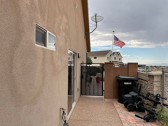 2nd image of 243 W Bristlecone Dr