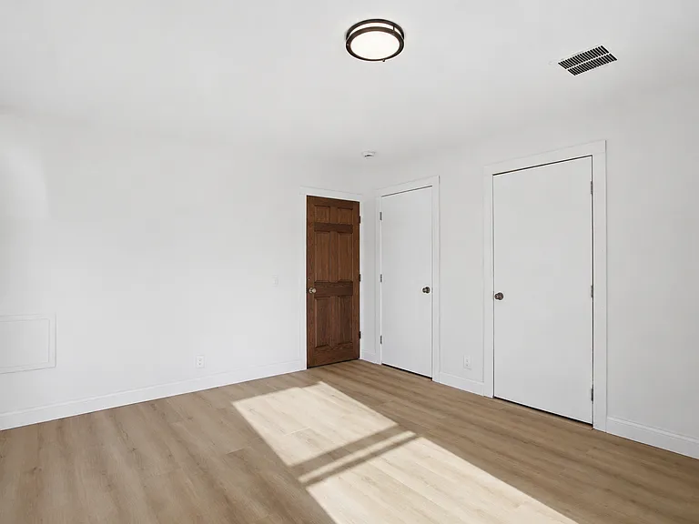 Bedroom (2)