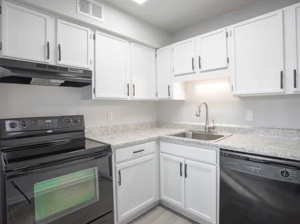 Autumn Lakes Apartments