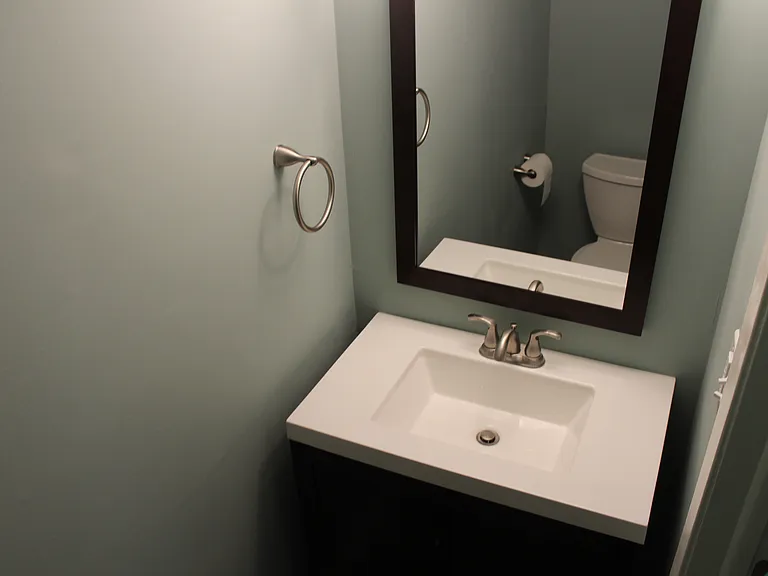 1102 Eisenhower Ct — Photo 7