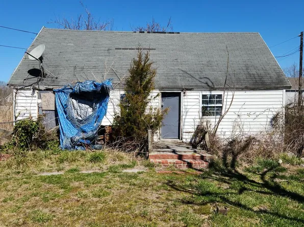 104 Cove St, Crisfield, MD 21817