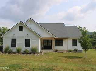 20 Hill End Rd, Selinsgrove, PA 17870