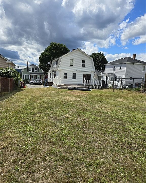 2nd image of 526 Concord St