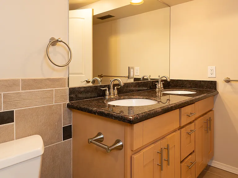 15323 SE 42nd St — Photo 30