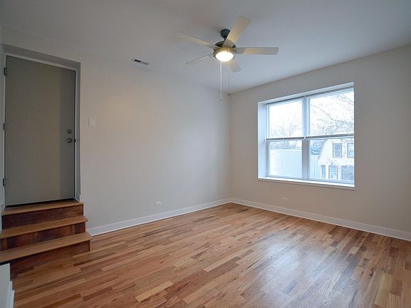 4th image of 3802 W Montrose Ave #201
