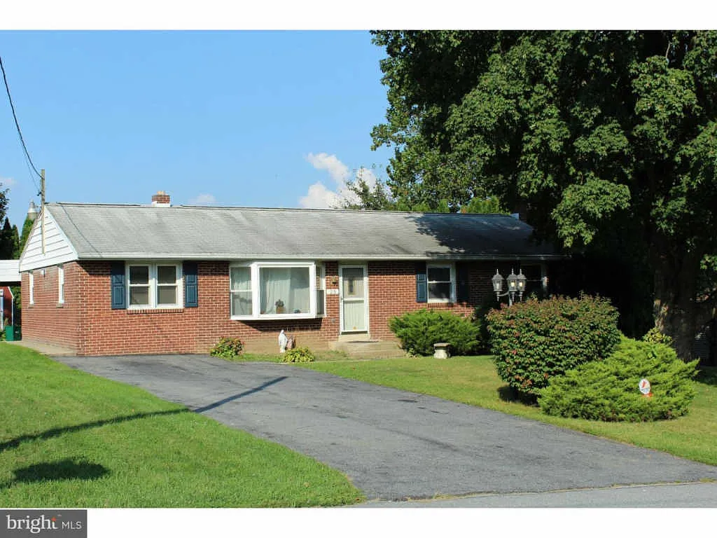 25 Hoover Rd photo 1