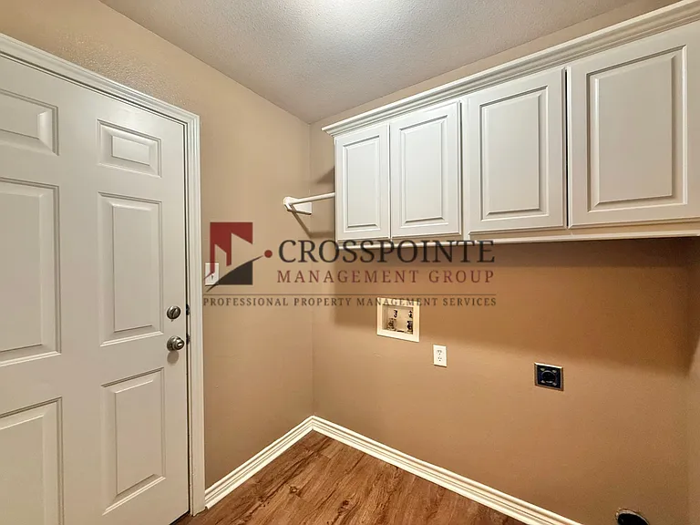 15919 Brittain Ct — Photo 6