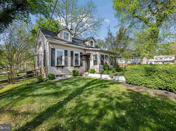 1205 Lark Ln, Fort Washington, MD 20744