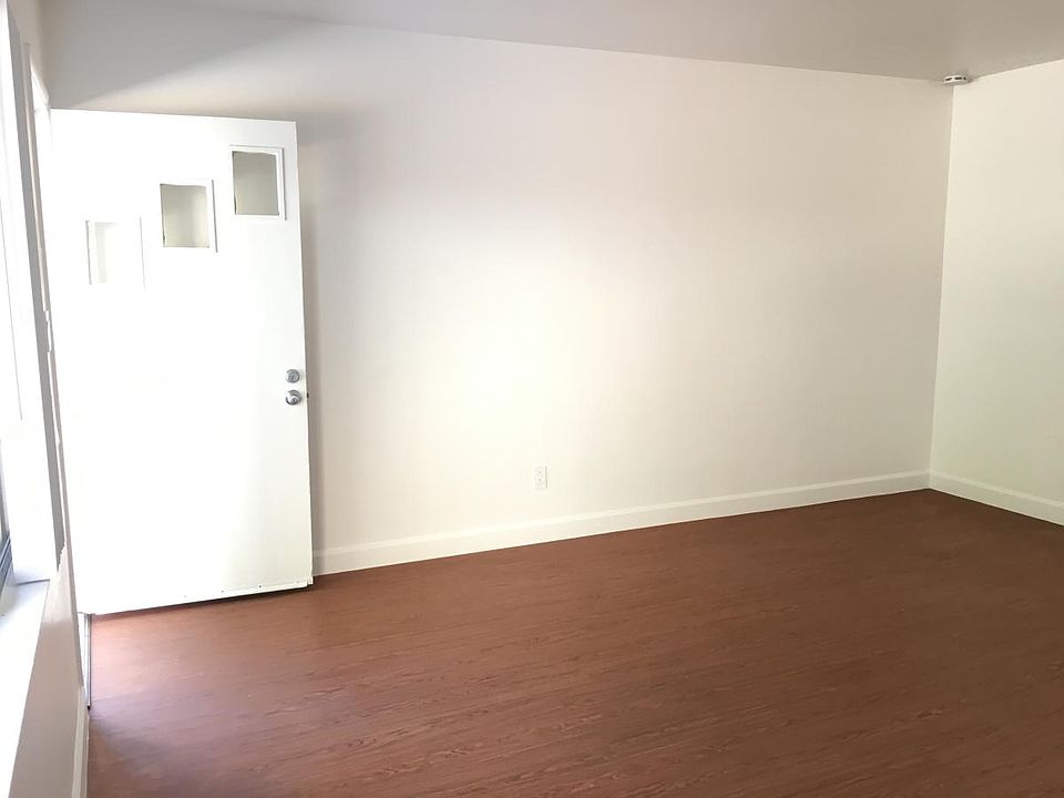 1st image of 3556 42nd St