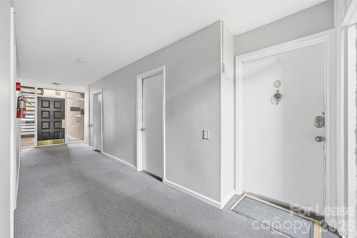 Building Photo - 4739 Hedgemore Dr #O