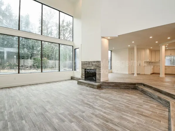 8115 Fondren Lake Dr, Houston, TX 77071