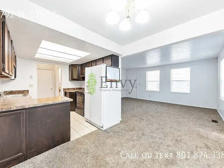 2792 W 5350 S — Photo 2