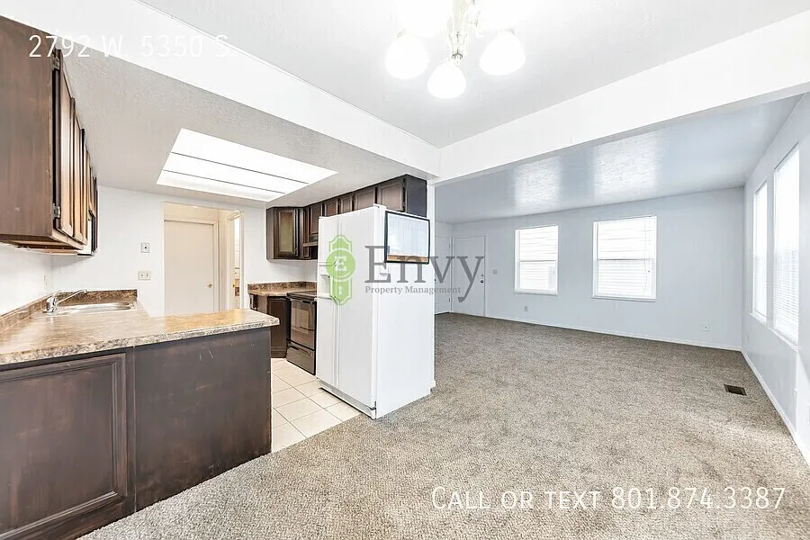 Building Photo - 2792 W 5350 S