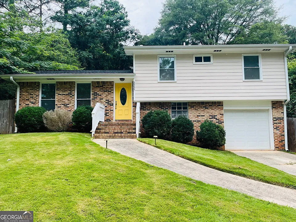 2237 Scotty Cir