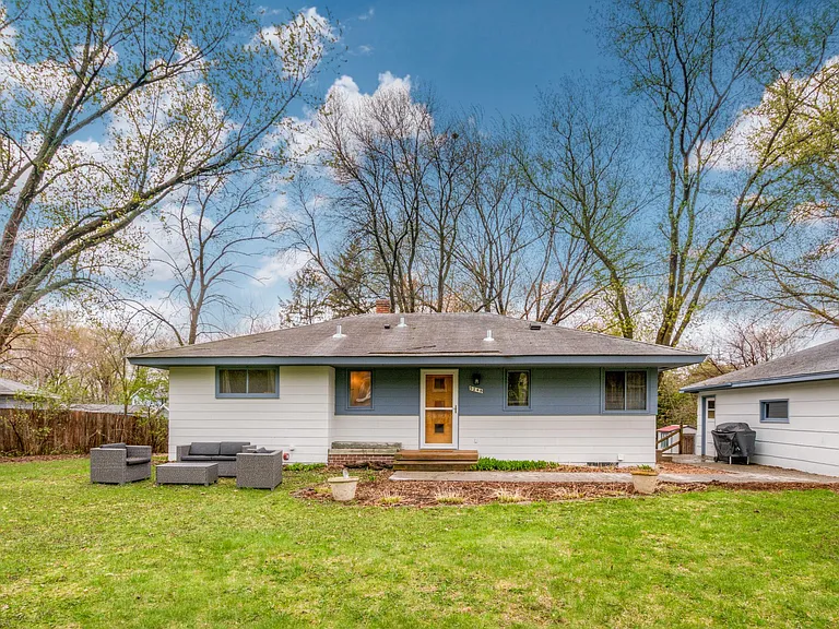 5248 Birch Rd — Photo 1