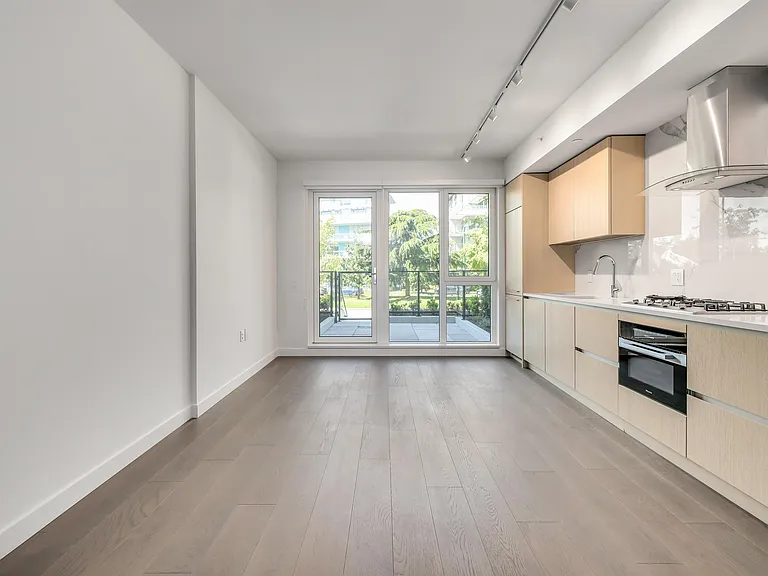 5168 Cambie St #113 — Photo 2