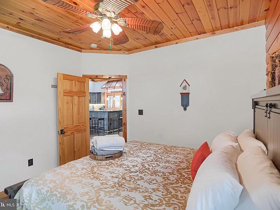 4th image of 17526 Country Cottage Ln