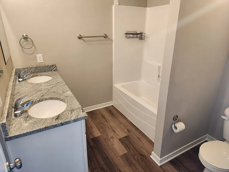 301 SE 11th St #703 — Photo 13