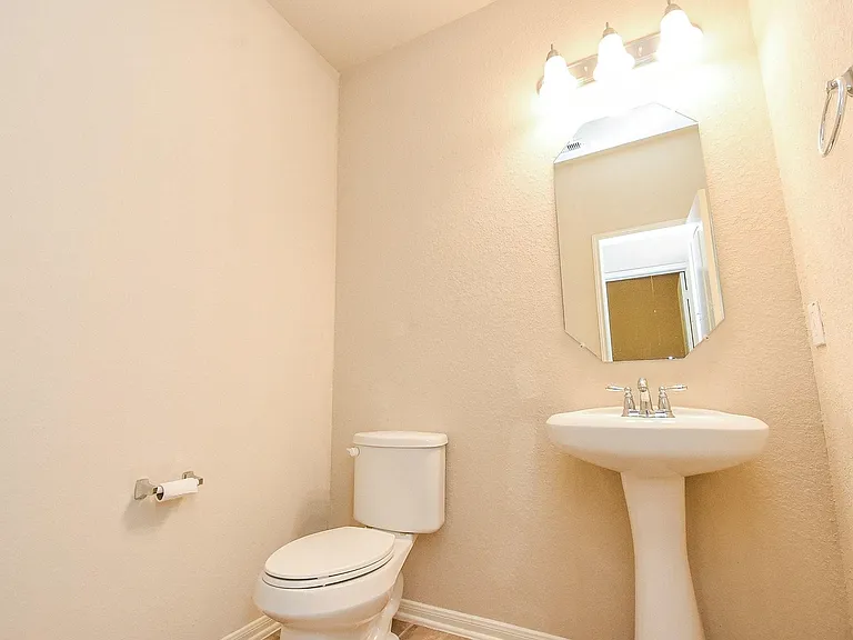 4215 Mill Oaks Dr — Photo 6