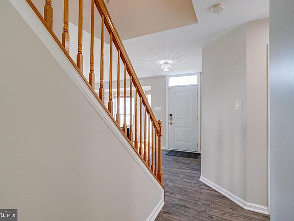 3rd image of 9474 Ridgeview Dr