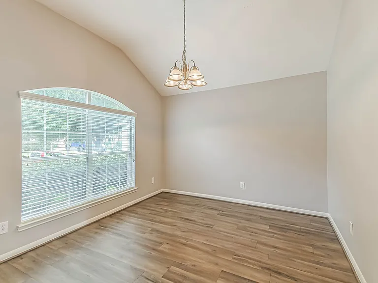 13831 Hillingdale Ln — Photo 16