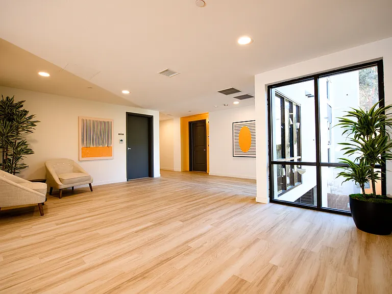 Rising Sun Apartments — Photo 52