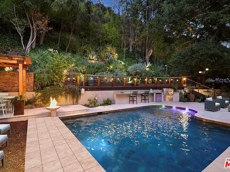 3600 Mandeville Canyon Rd — Photo 2