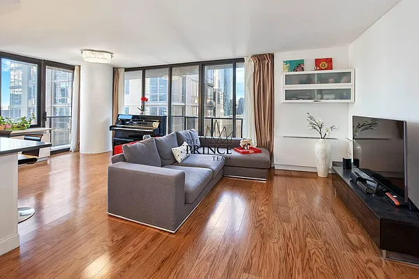 Rented by Town Residential | media 15