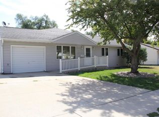 600 E 25th St S, Newton, IA 50208