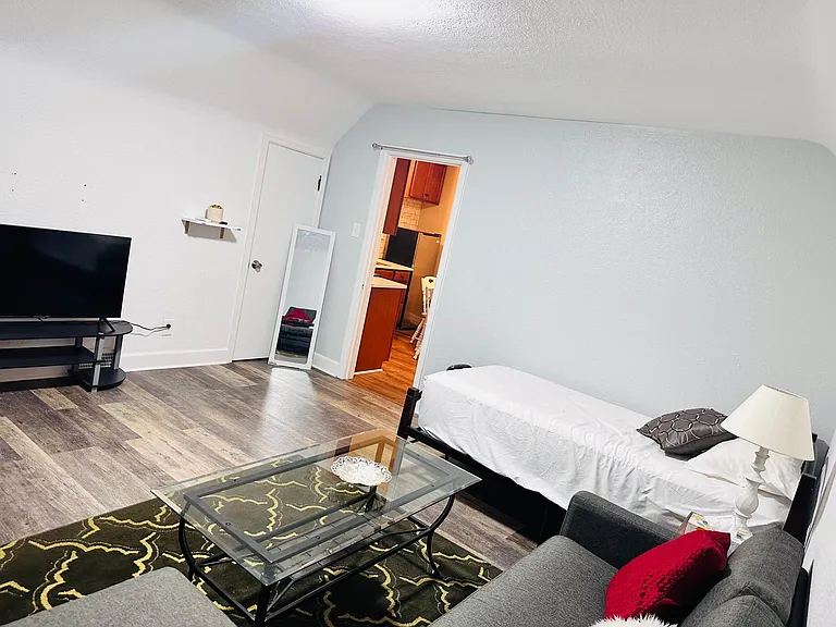 2776 Forest Ave #2 — Photo 3