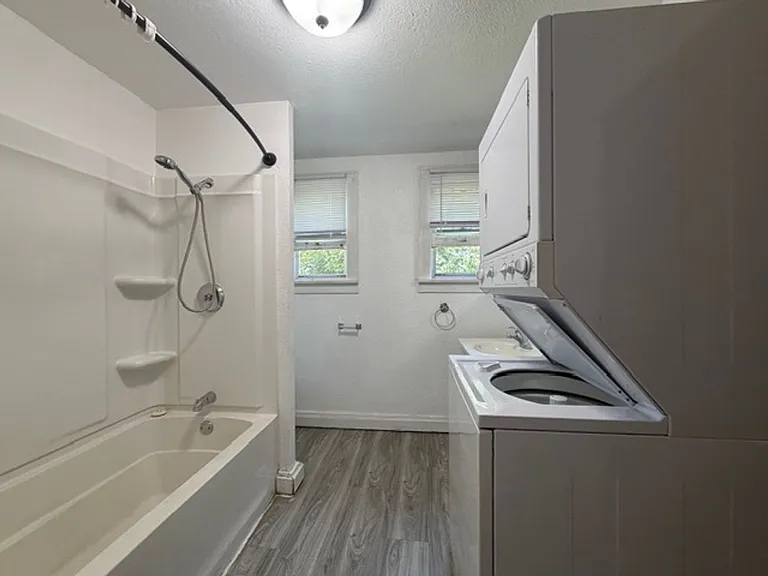 620 Lake Ave W — Photo 8