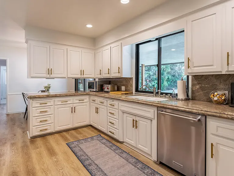 17133 Adlon Rd — Photo 18
