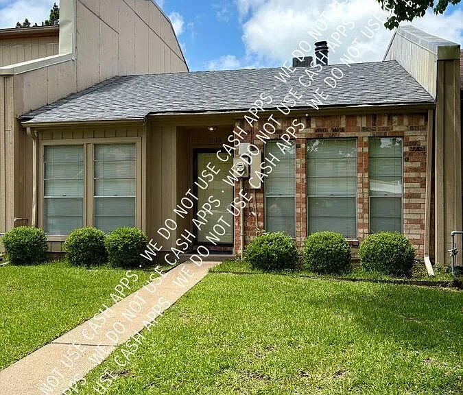 908 Townwood Dr — Photo 1