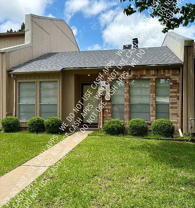 908 Townwood Dr