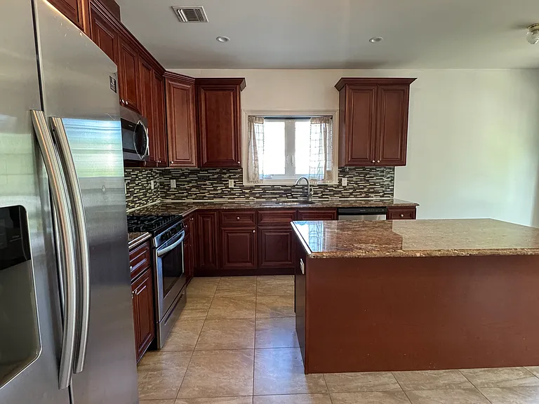 441 Deisius St #1R — Photo 6