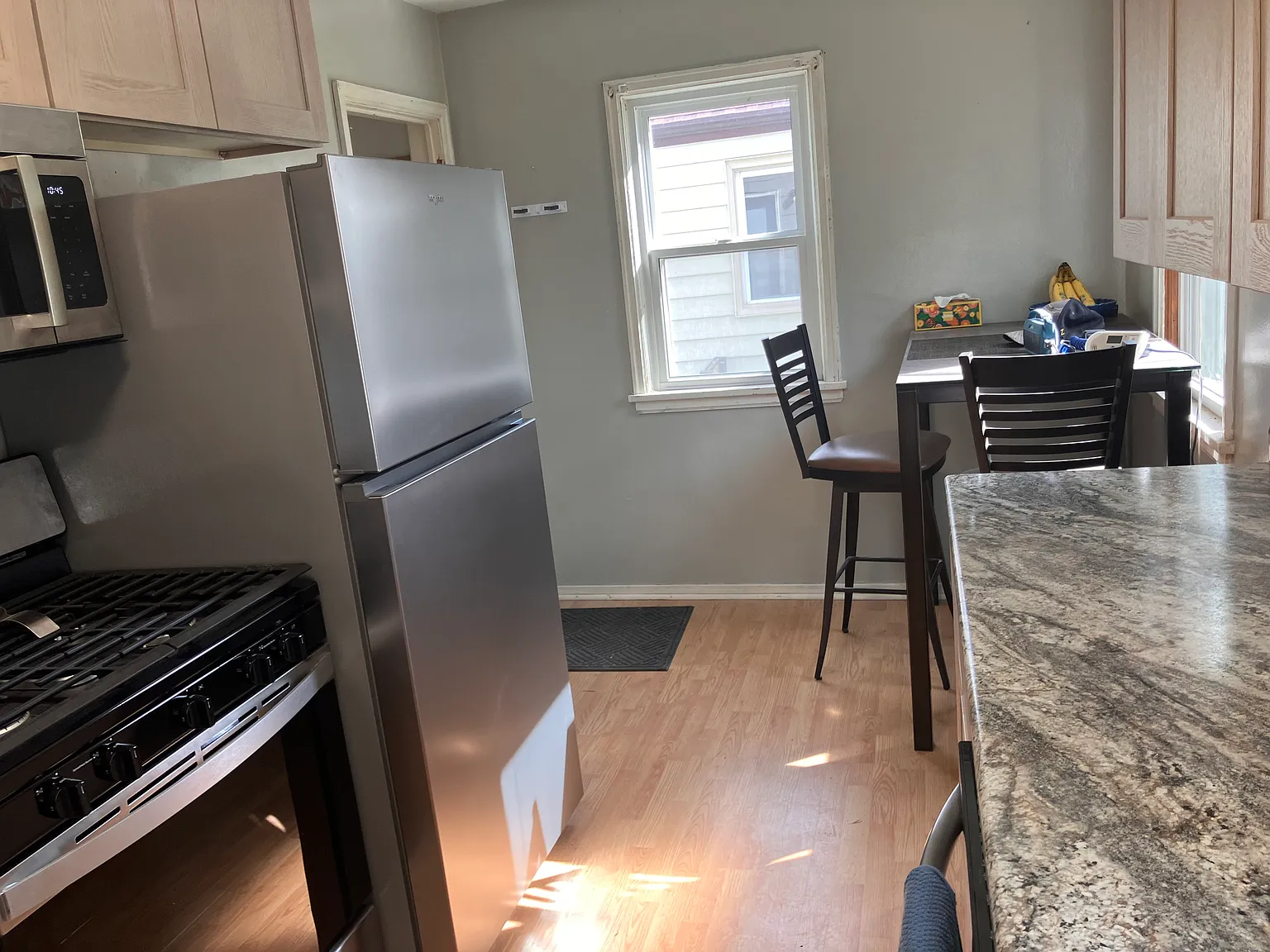 3 bed, 1080 sqft, $1,050 — Photo 2