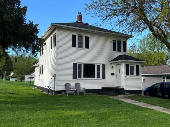 96 7th St SW, Wells, MN 56097