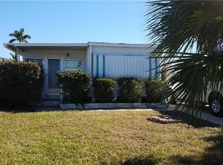 471 Riviera Blvd W, Naples, FL 34112