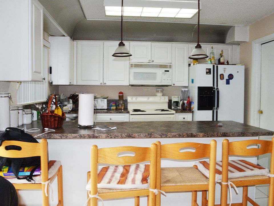 1st image of 8350 NW 8th St APT 6