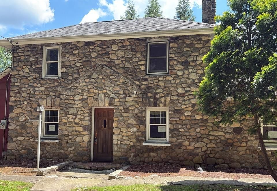 1st image of 20 Old Oregon Road