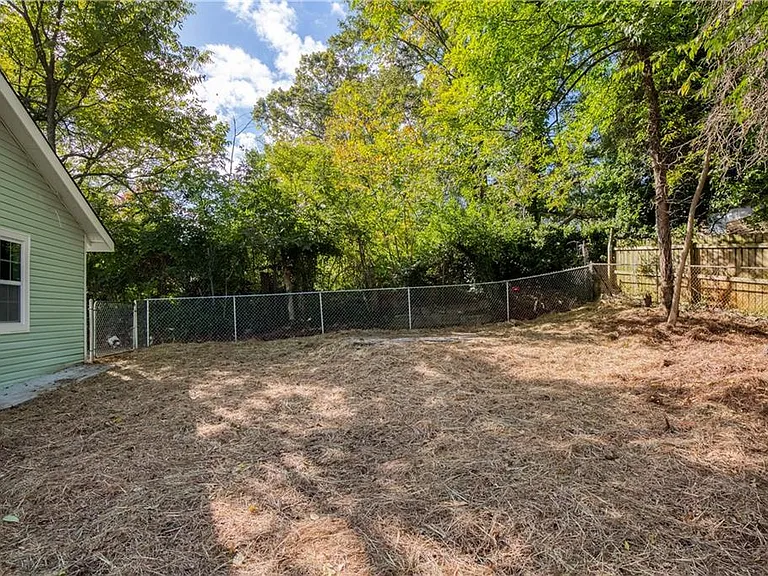 1015 Sims St SW — Photo 38