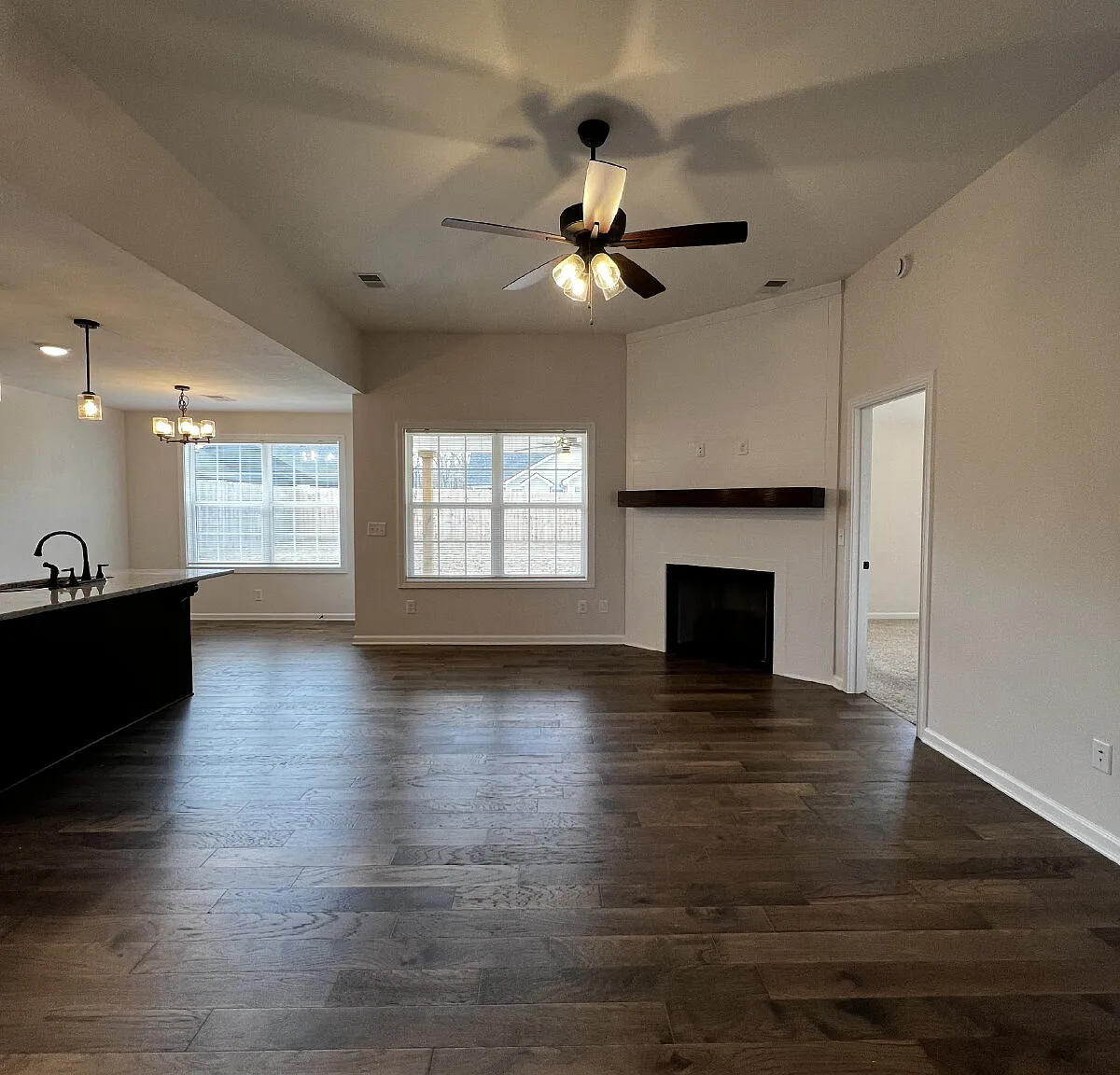 3 bed, 2.0 bath, 1264 sqft, $1,850 — Photo 3