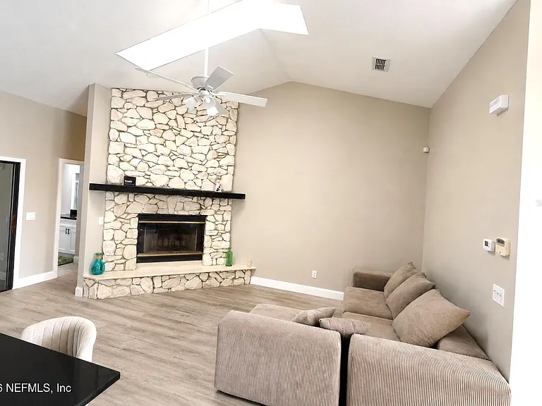 10 Falls Pl — Photo 9