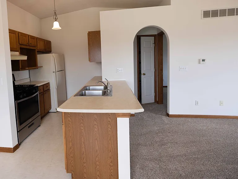 1200 Henry St — Photo 5