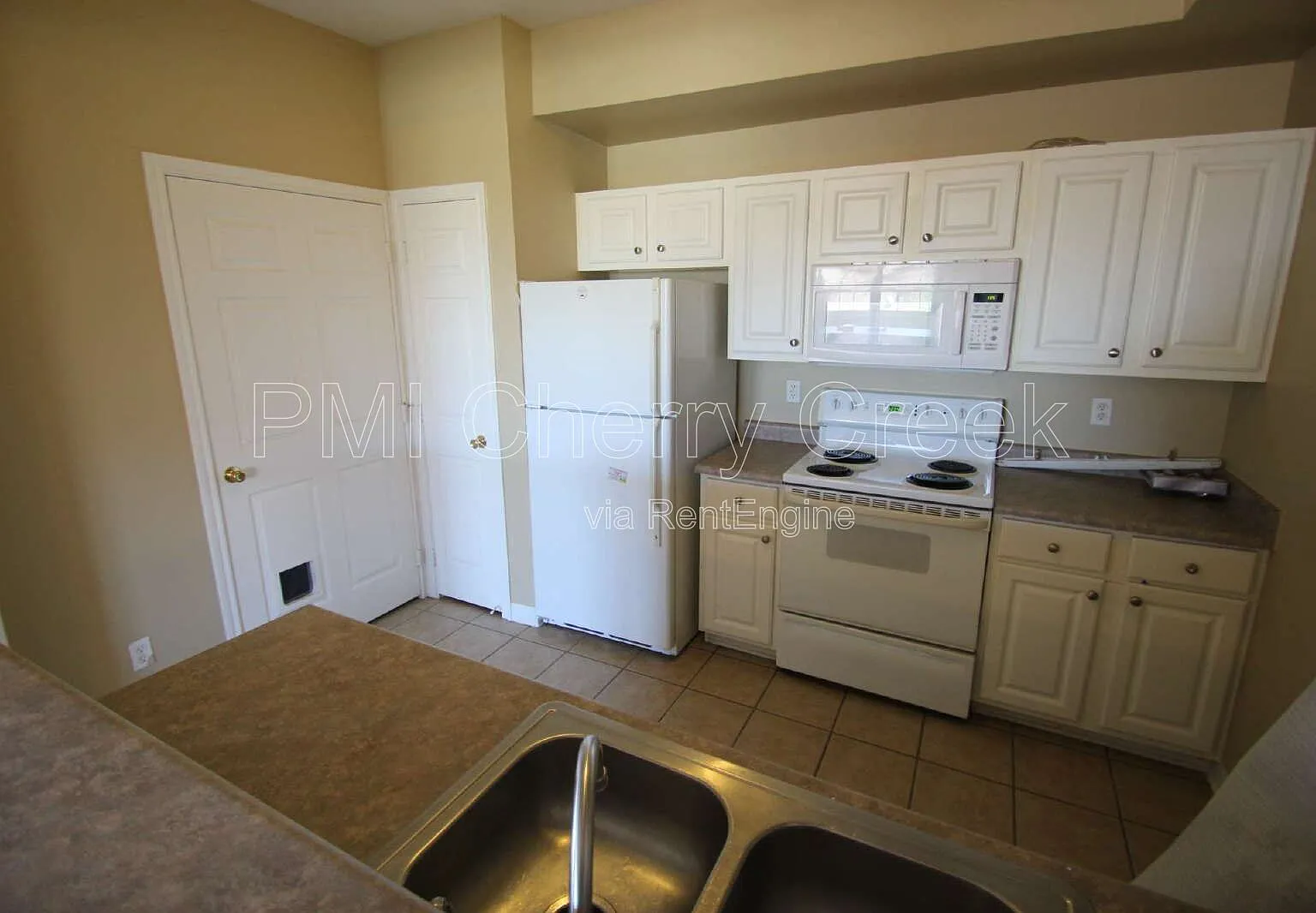 2 bed, 2.0 bath, 1038 sqft, $1,850 — Photo 2