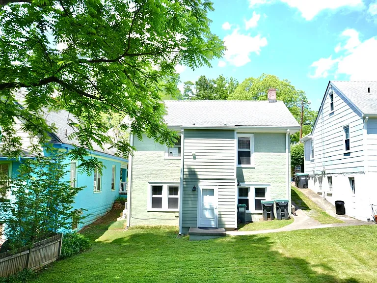 406 Hedge St — Photo 28