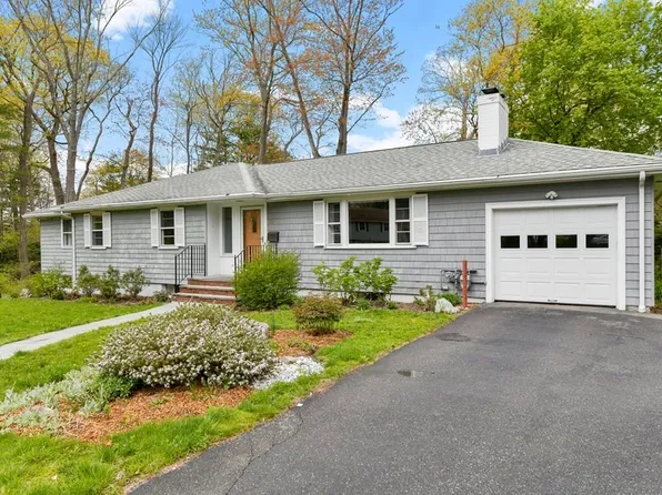 10 Mayfair Cir, Norwood, MA 02062