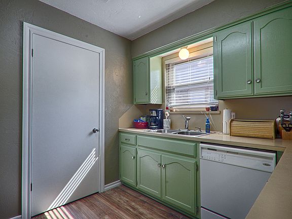 4th image of 1926 Wilmington Ct