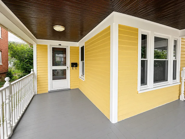 832 Thomas St #834 — Photo 2