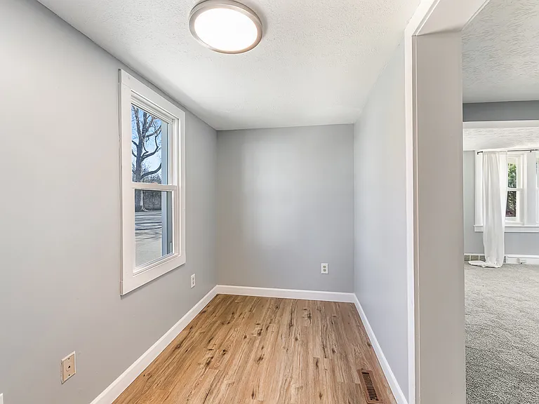 85 Maple Dr — Photo 4